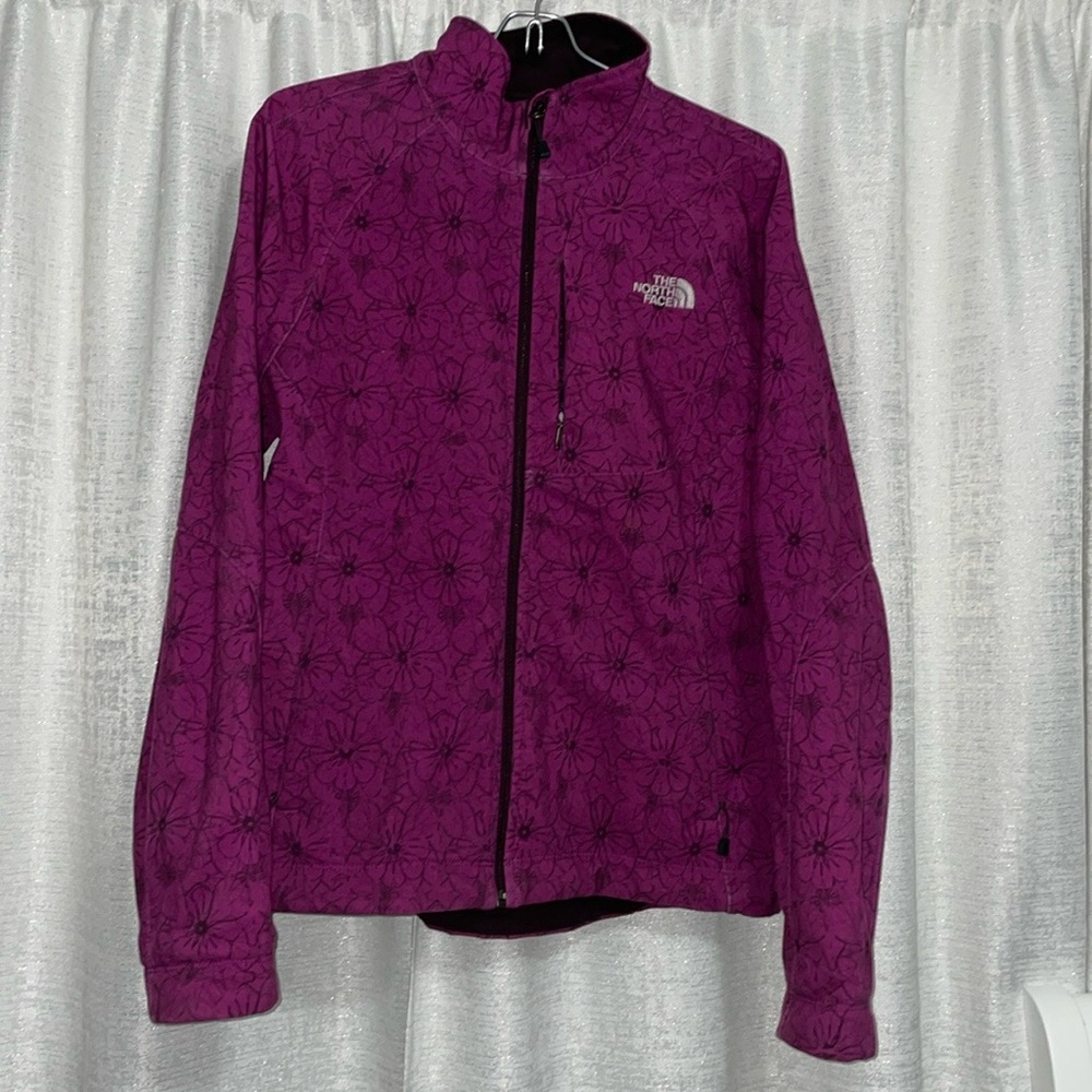 Limited edition north face jacket, perfect for winter days.
